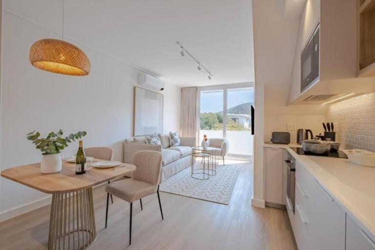 Peace of Mountain - Cozy 2 Bedroom family apartment with Mountain View - B&B Hermanus