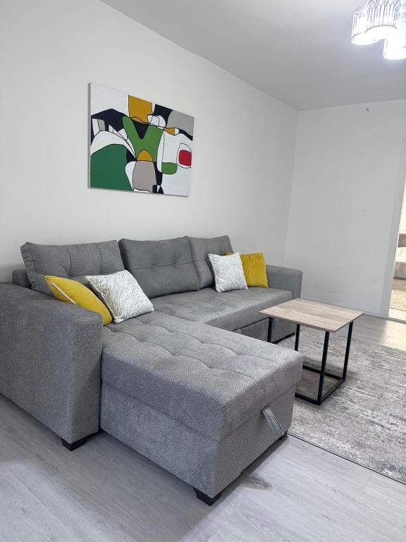 Stylish 1-bedroom apartment near Atlas Mall & Ecobozor - Ferienwohnung Taschkent
