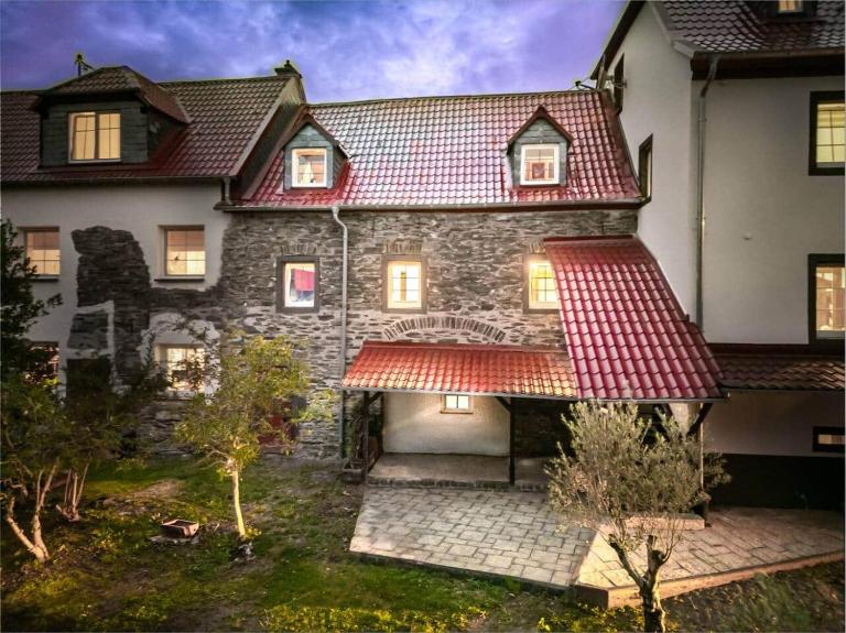 Burghof Collection - Knechtshaus (max. 6 Personen) - B&B Mertloch