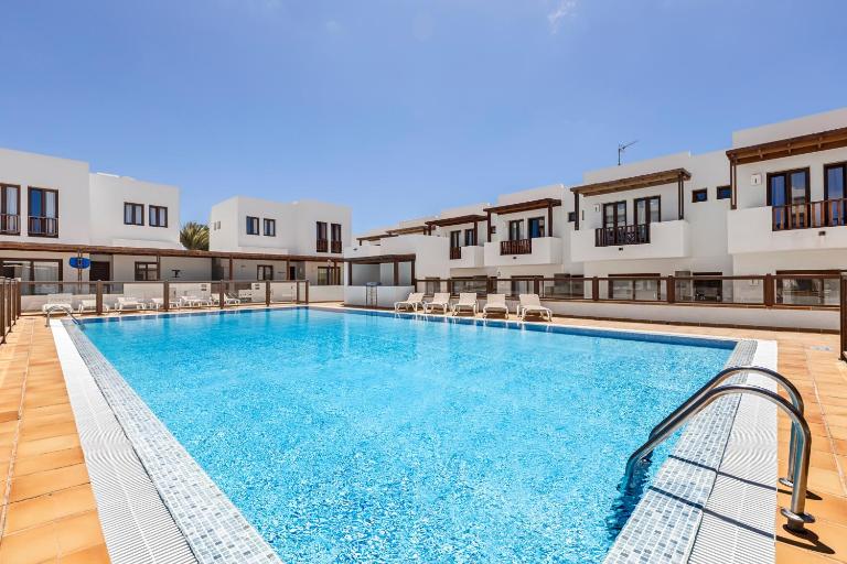 Home2Book Bellavista Puerto Calero Pool & BBQ - B&B Puerto Calero