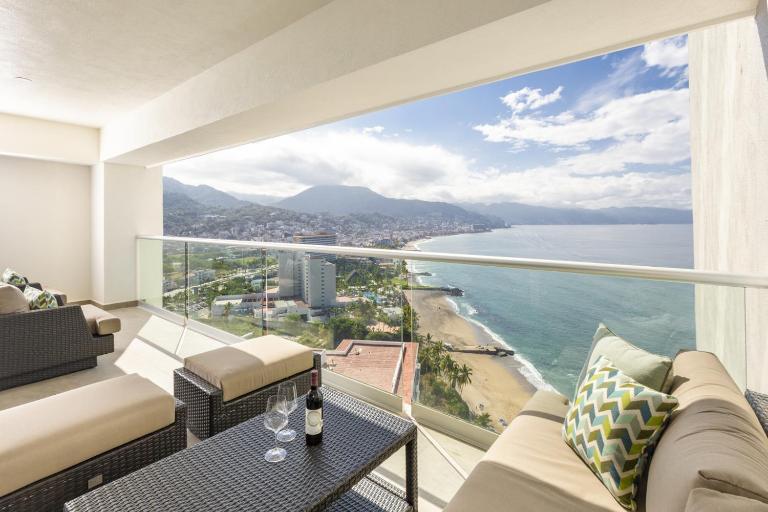 Wake Up to Paradise – Stunning 2BR Condo Right on the Beach - B&B Puerto Vallarta