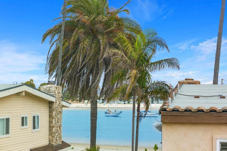 Bayfront Condo, 3BR2BA, King beds, Steps to Beach - B&B San Diego