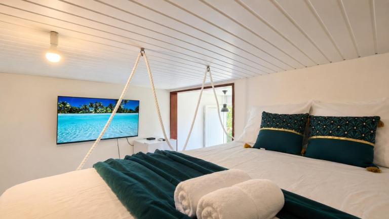 Le Cocon Suspendu - Proche des Plages, Wifi , Parking sécure - B&B Le Gosier