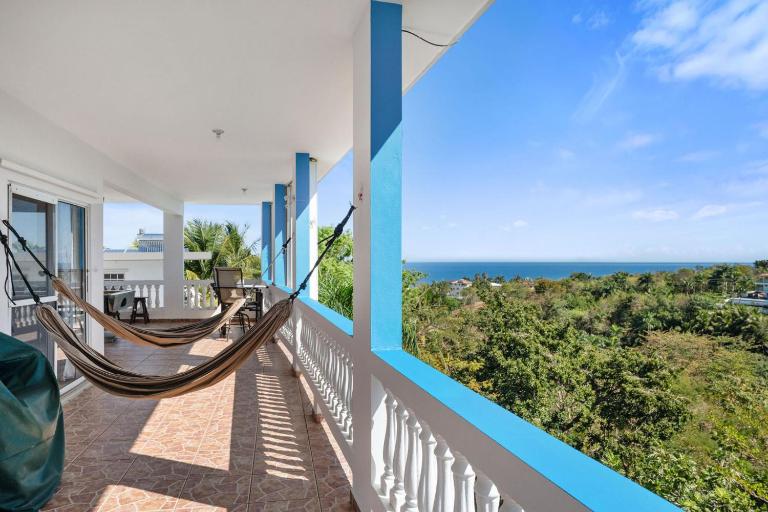 Vista del Mar | Ocean Views, Pool & Pool Table - B&B Rincon