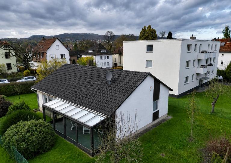 eigenes Haus mit Wintergarten - B&B Kassel