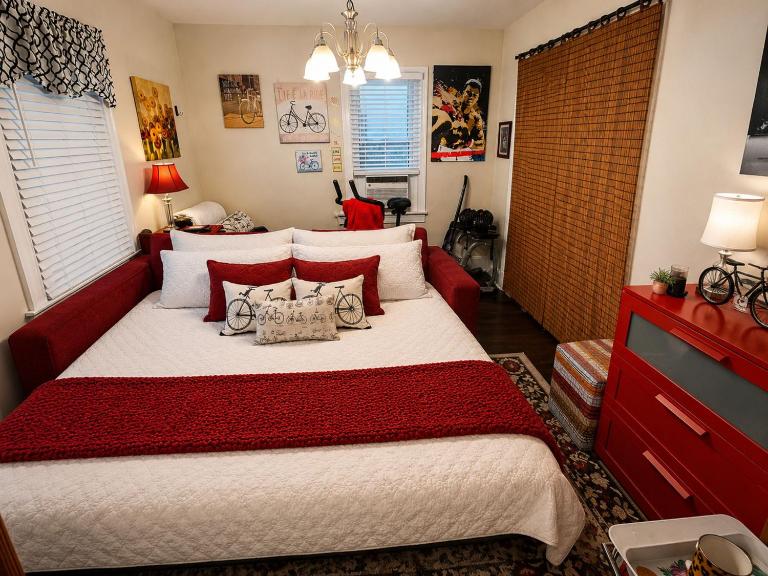 RED ROOM DE with Spa Access - Ferienwohnung Dover