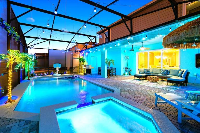 New Resort Private Pool & Spa Outdoor Theater Game Room Minutes to Disney World - Chambres d'hôtes Orlando