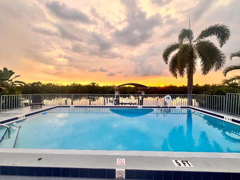 Waterfront apartment with Pool - Ferienwohnung Cape Coral