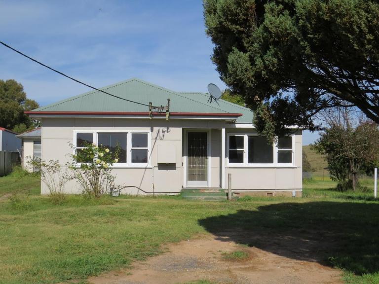 Humble family or workers accom - B&B Bombala