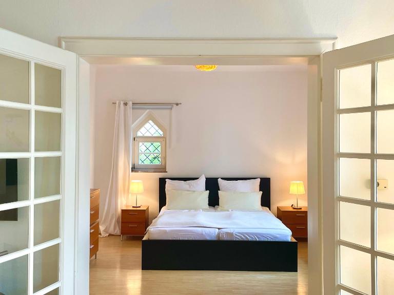 Apartment LINDE - Stilvoll wohnen in zentraler Lage - Chambres d'hôtes Bergisch Gladbach