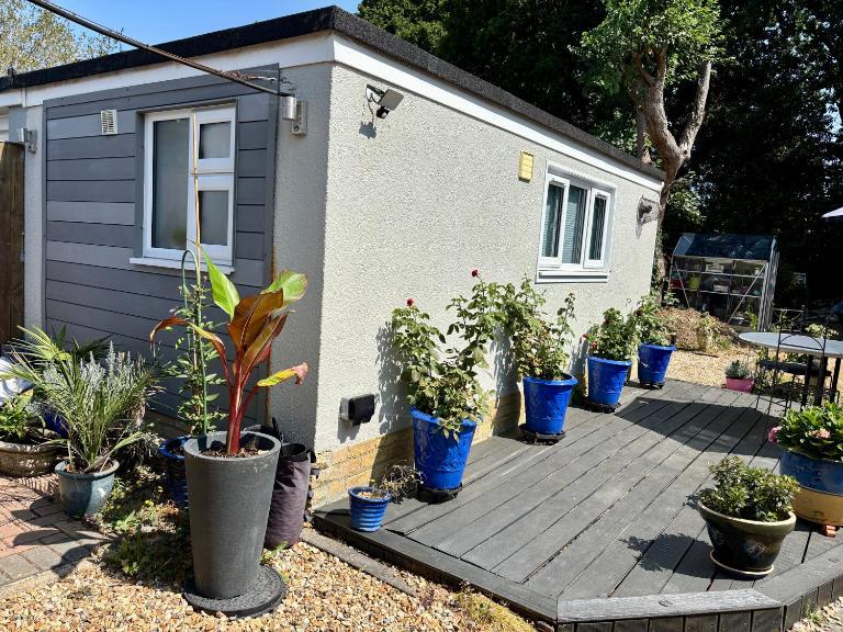 Snug as a Bug at Foxcroft Drive - B&B Hampreston