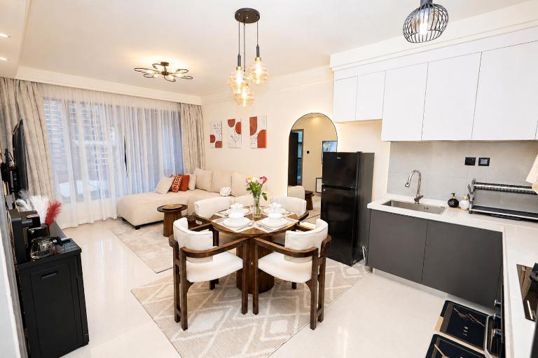 Modern Stay in Westlands Near Sarit, Westgate, MP Shah & GTC - B&B Nairobi