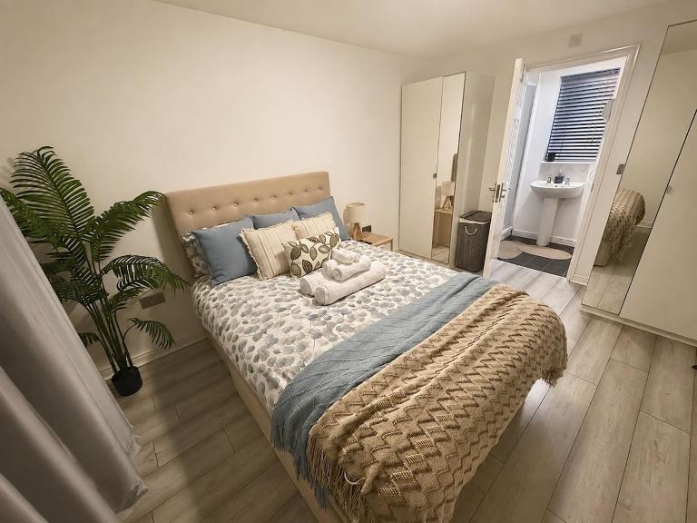 Modern 3-Bed Detached Home -Families & Contractors - Chambres d'hôtes Ollerton