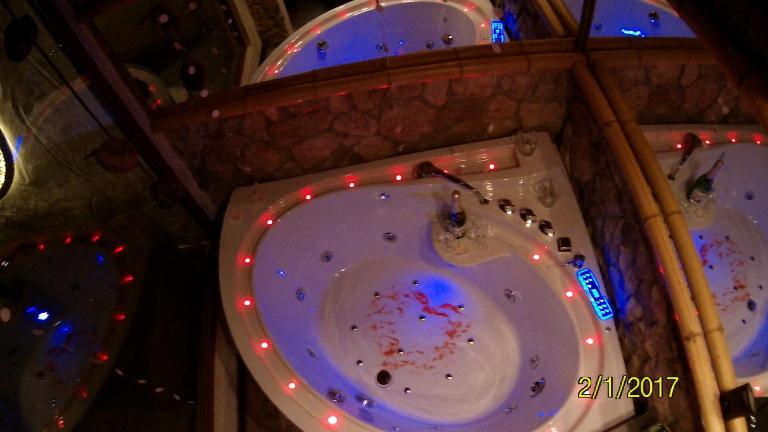 Pokoje ONLY LOVE z jacuzzi dla dwojga - Ferienwohnung Lyck