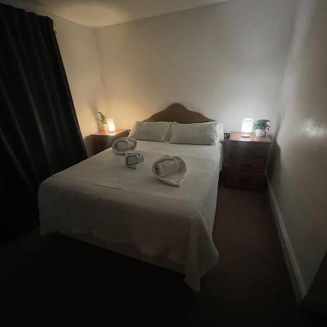 Cozy En-Suite Room with full Home Access - B&B Harrow
