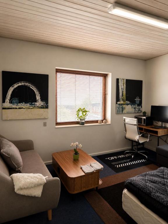 Isolated Room with own entrance - Bed and Breakfast Odense