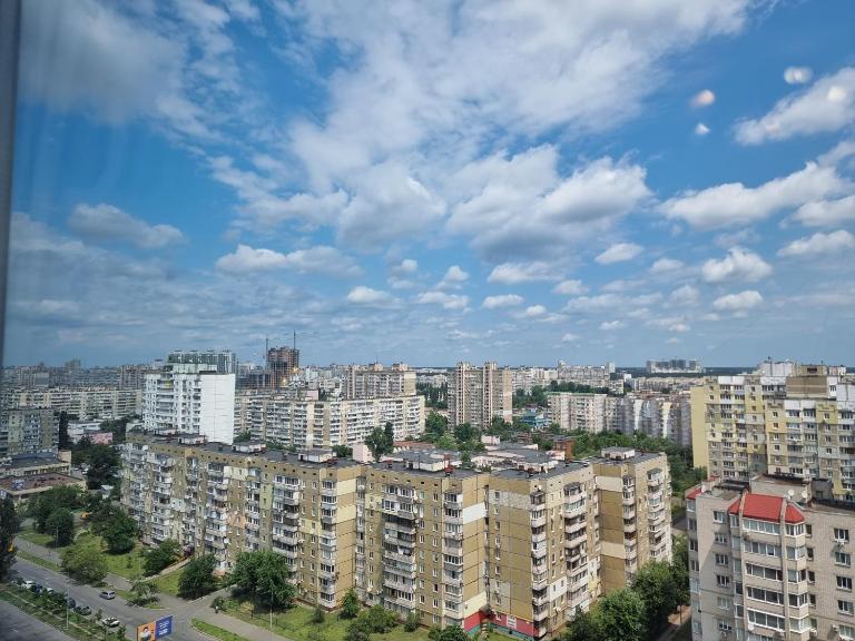 Видові Апарти на Озеро поруч з метро Позняки Харківська Ревуцького - B&B Kyiv