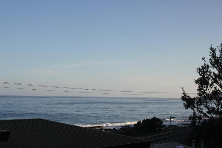 Homely Pet Friendly Beach House - Direct Beach Access - Chambres d'hôtes Lorne