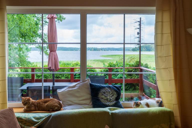 Domek z widokiem na jezioro Narie - B&B Kretowiny