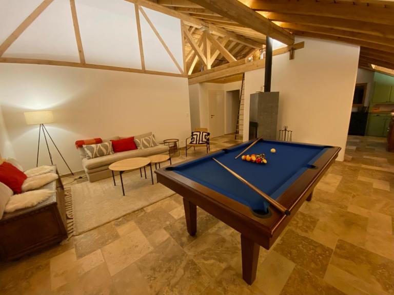 Appartement mansardé Bourg de Saillon - B&B Saillon