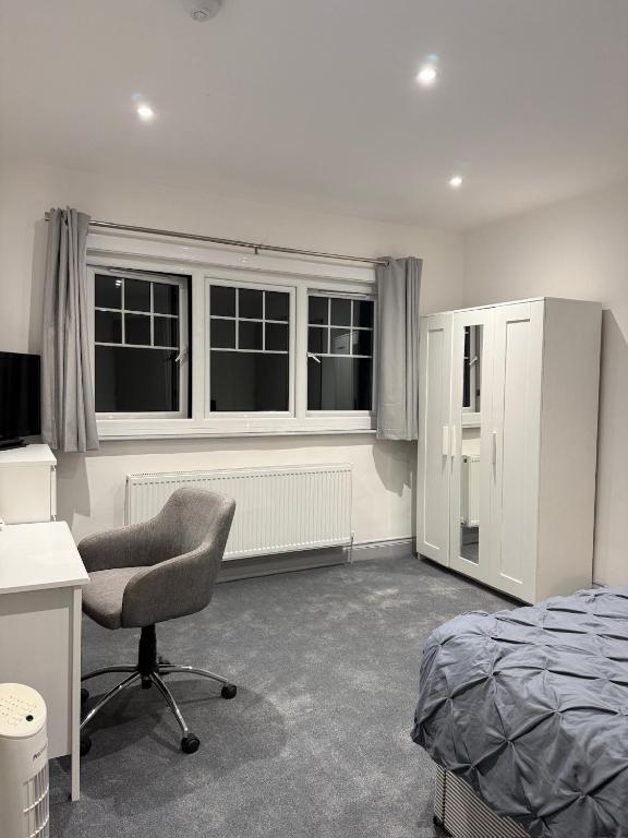 Lovely and modern room in London City - Bed and Breakfast Londen