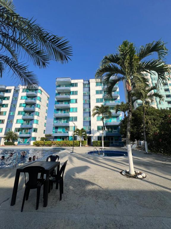 Departamento 3 dormitorios edificio Coral - Bed and Breakfast Tonsupa