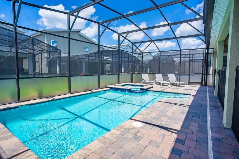 Ultimate 9BR Resort Getaway Near Disney - B&B Kissimmee