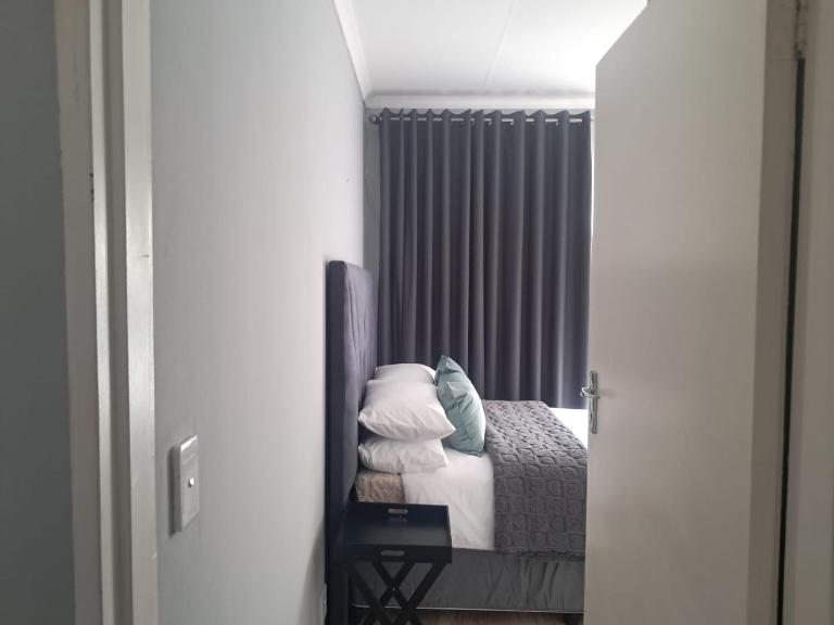 Fezon Guest House - Ferienwohnung Newcastle
