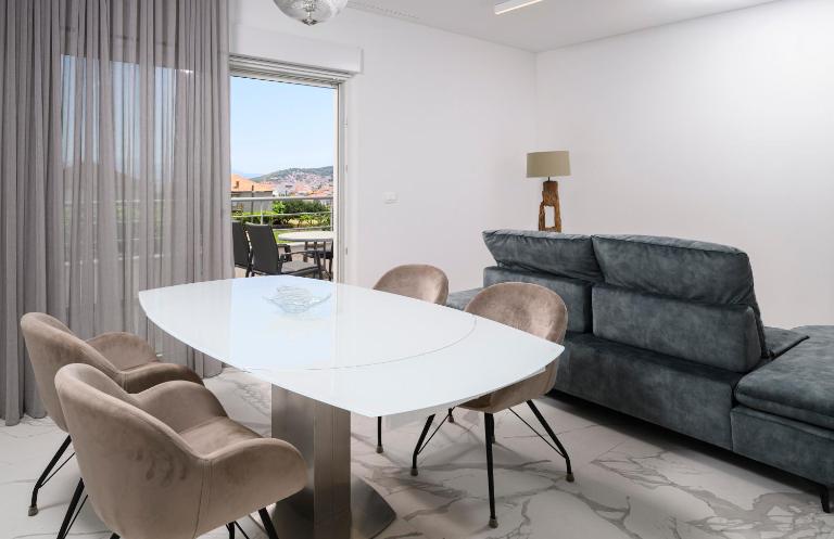 Brand new Luxury apartment G & L with sea view - B&B Trogir