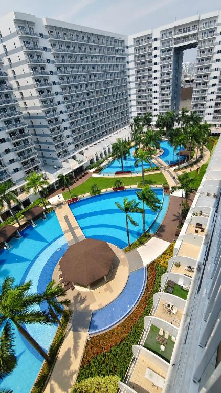 Shellside MOA staycation - Jeric - Bed and Breakfast Manilla