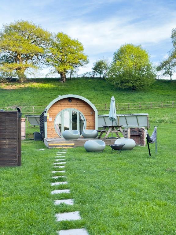 The Mainstay Pod at Hidden Wood Glamping - Chambres d'hôtes Corsley