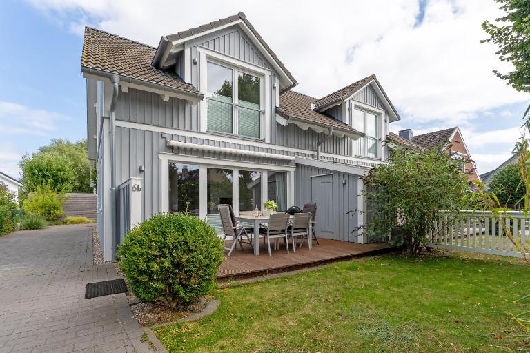 Strandhaus Goldfasan Haus B - B&B Grömitz