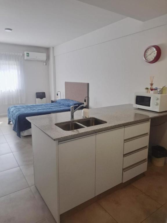 Bahia Rental 2-Departamento x dia - Chambres d'hôtes Bahía Blanca