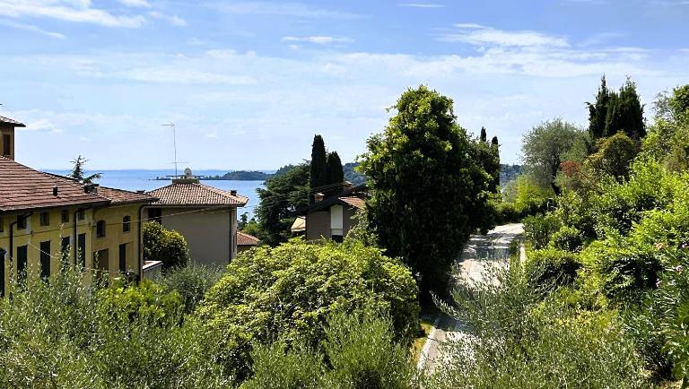 VALLE FIORITA 42 - Lake view Studio - Ferienwohnung Gardone Riviera