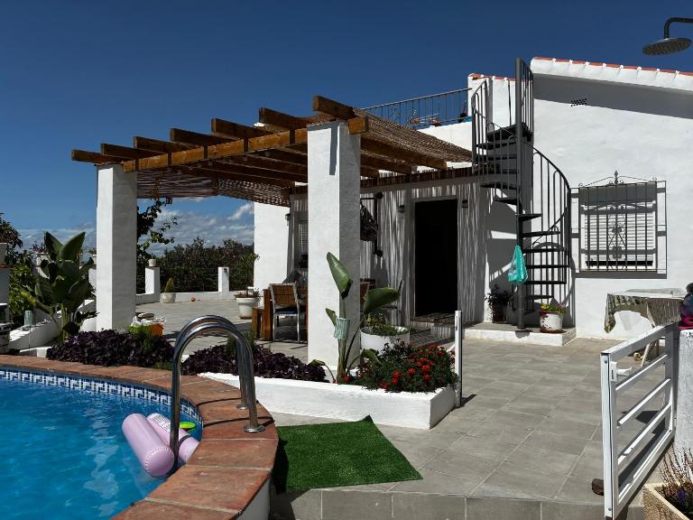 Mediterranean house in the mountain - Ferienwohnung Torrox