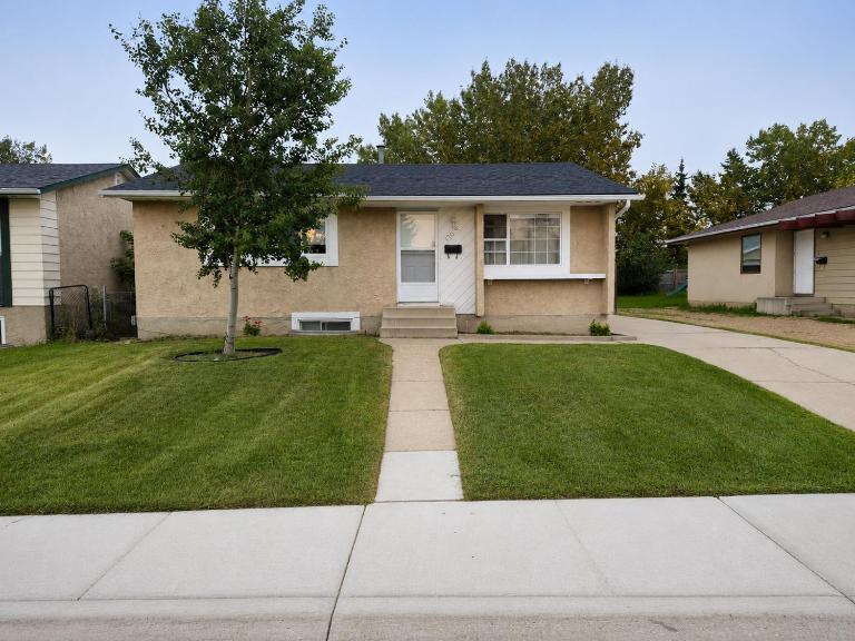 3-Bedroom bungalow Suite, North Edmonton - B&B Edmonton