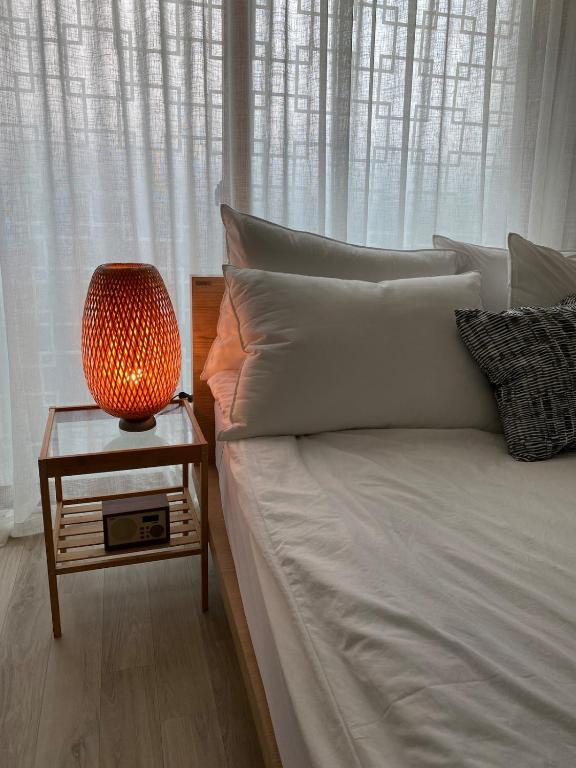 10 minutes to Gil Hospital, Terminal Station, and Munhak Stadium! 'Sosodam', a stylish accommodation in the Traders shopping area - B&B Incheon