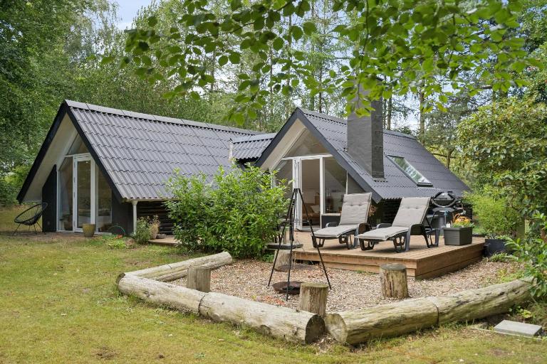 Modern Oasis Surrounded By Nature - B&B Ry