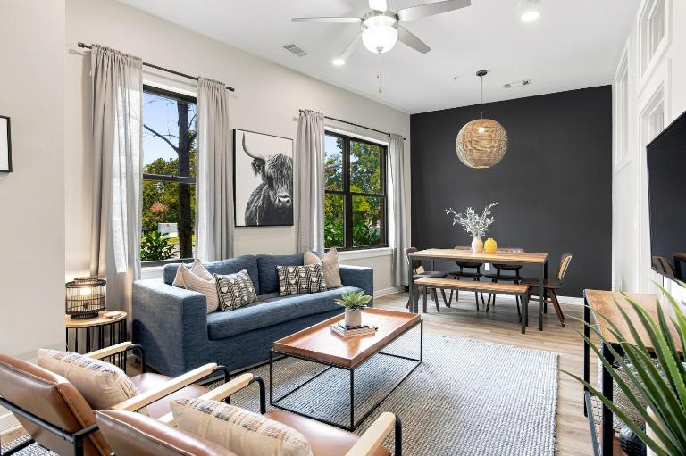 1st Floor & No Steps by Vanderbilt, Belmont & Food - B&B Nashville