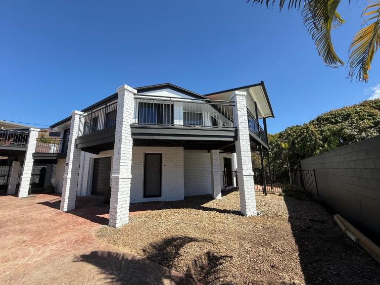 Sage at 80 Cooloola Drive - Rainbow Beach - Bed and Breakfast Rainbow Beach