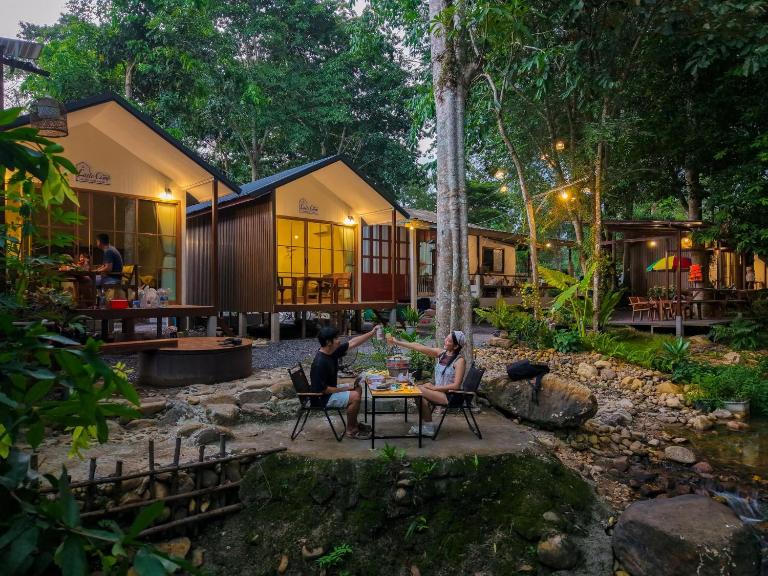 ลิตเติ้ล แคมป์ ชะอม - B&B Ban Bueng Mai