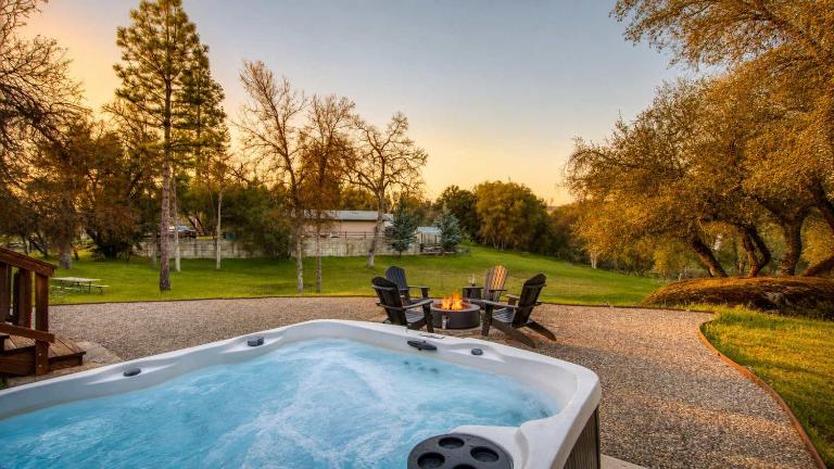 Oakhurst 3BR - Hot Tub Games & Yosemite - B&B Oakhurst