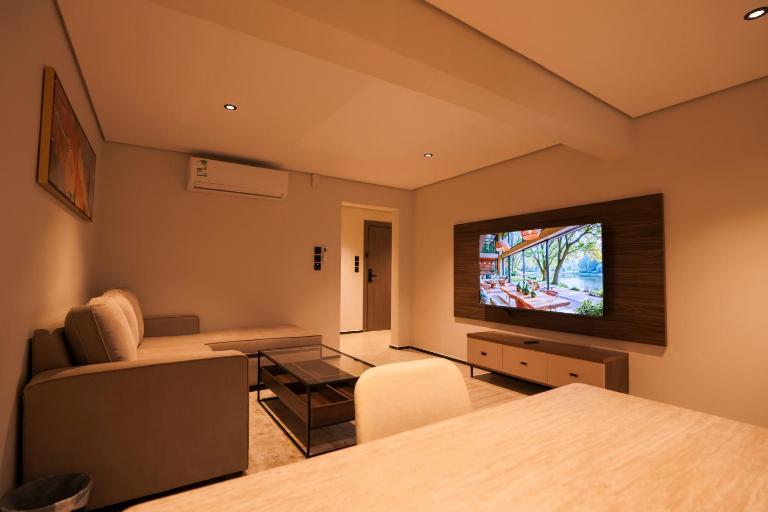 Luxury apartment with one bedroom and a living room, modern furnishings, full service, 11 m - B&B Riad
