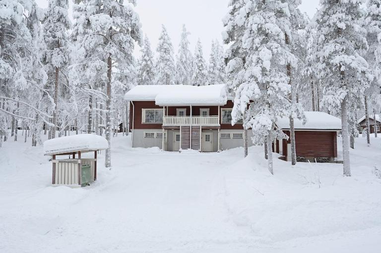 Northern Delight Saivu & Ulda, next to Reindeer Farm, including Lappish Hut and Skiroom - B&B Levi