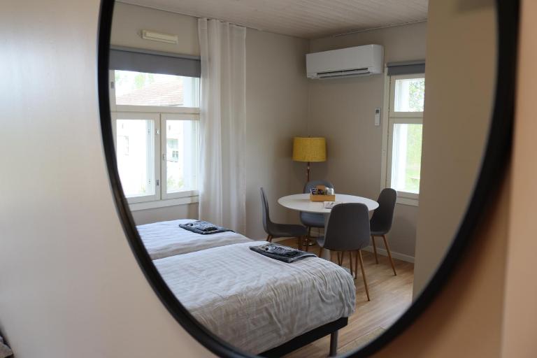 Törrö as 2, siisti 2 hlö huoneisto keittiöllä ja kylpyhuoneella, Ranuantien varrella - B&B Pudasjärvi