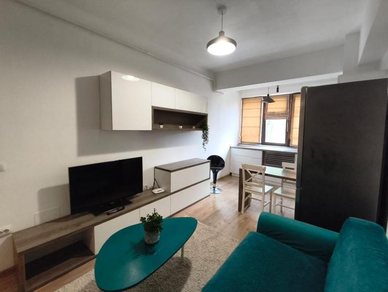 TRQZ FLat - B&B Iași