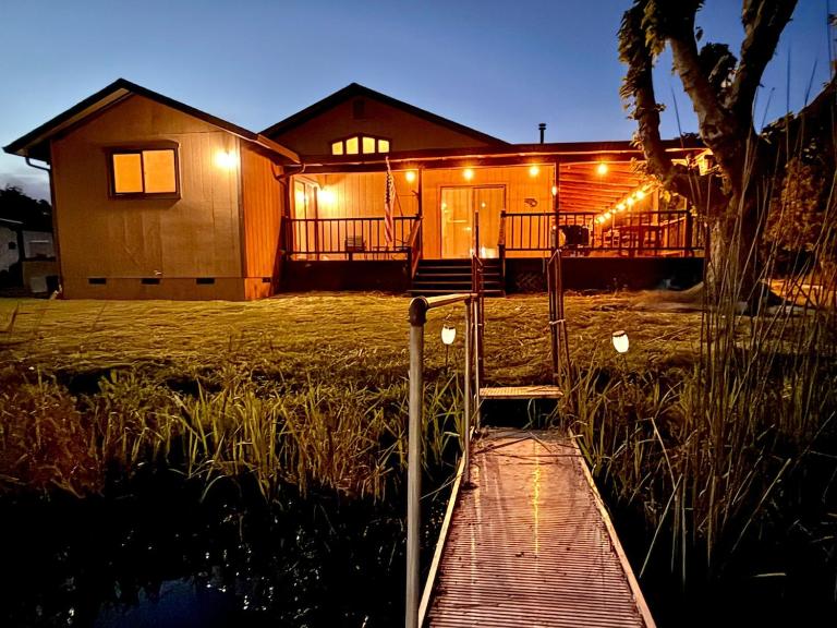 Bass Fishing Retreat, Private Dock and Boat Parking - Ferienwohnung Lakeport