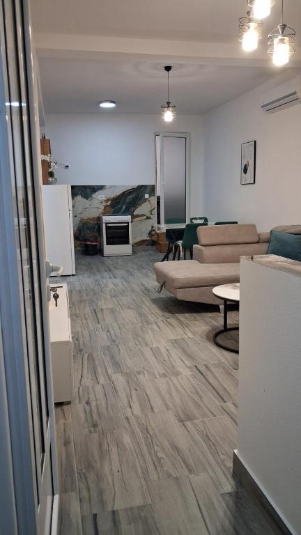 Milan Montenegro - Ferienwohnung Sutomore