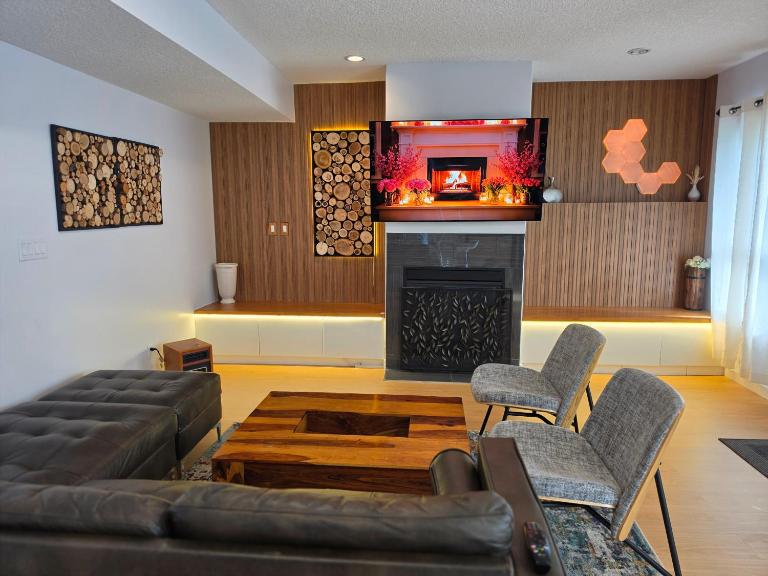 Cozy walkout retreat beside pond and trail - B&B Edmonton
