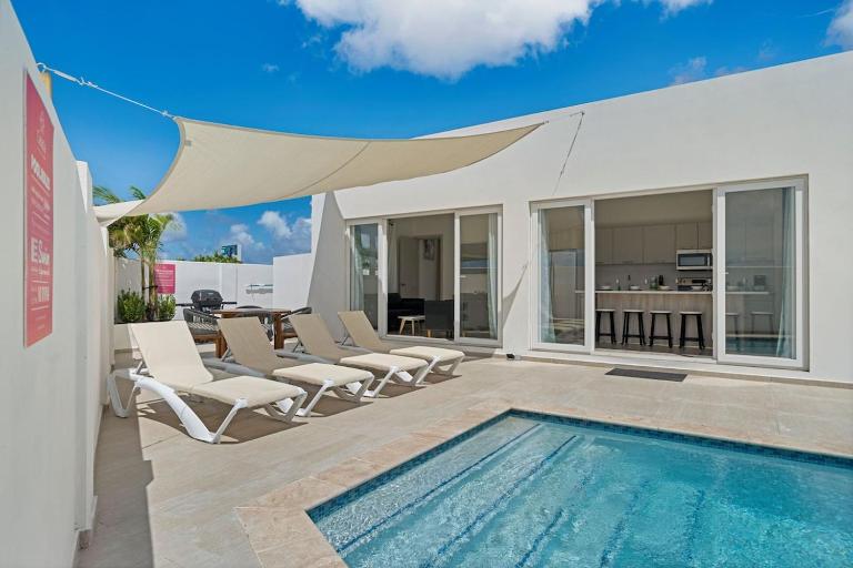 Caya Erasmus 5 - Bed and Breakfast Oranjestad